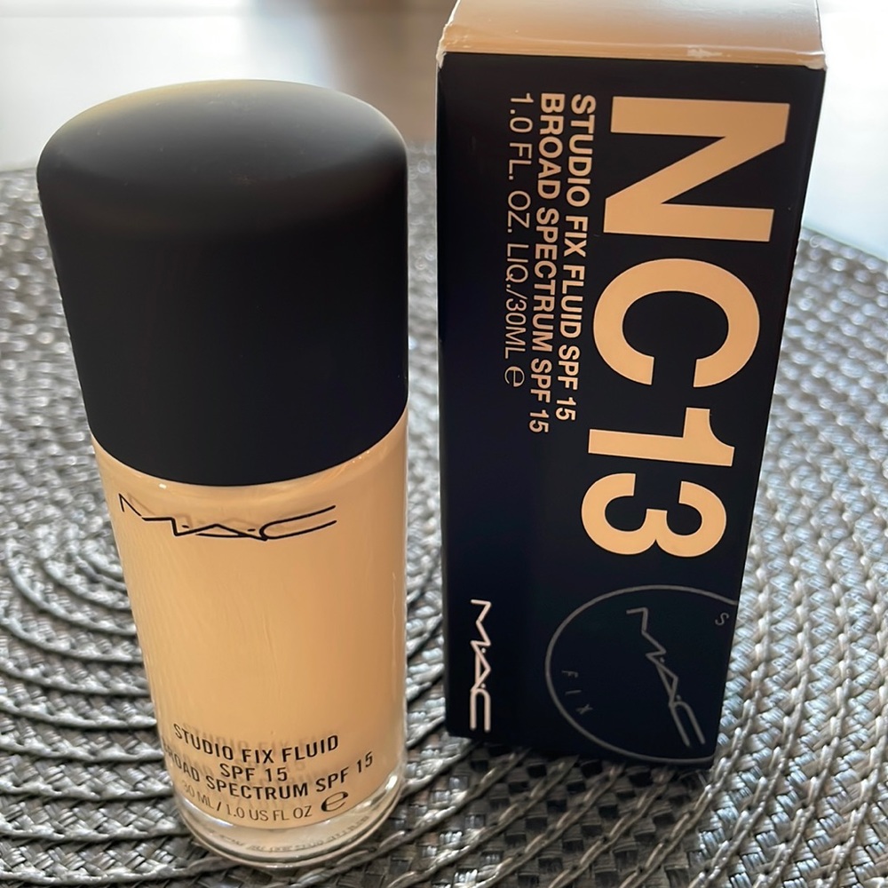NWT Mac Studio Fix Plus Fluid Foundation-NC13